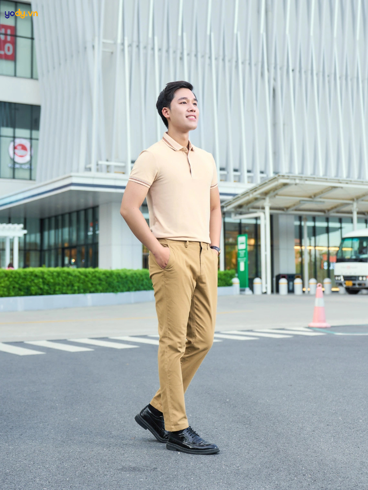 Combo áo polo màu kem, quần kaki be sành điệu