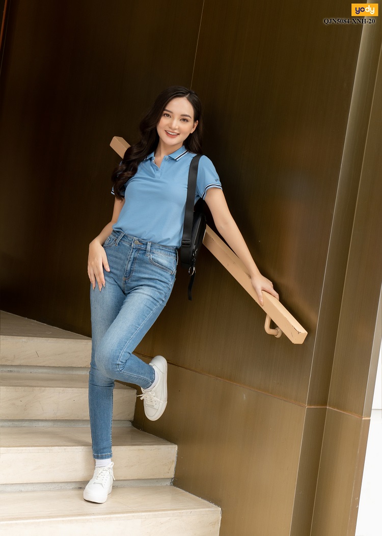 Áo polo nữ mặc với quần gì đẹp?