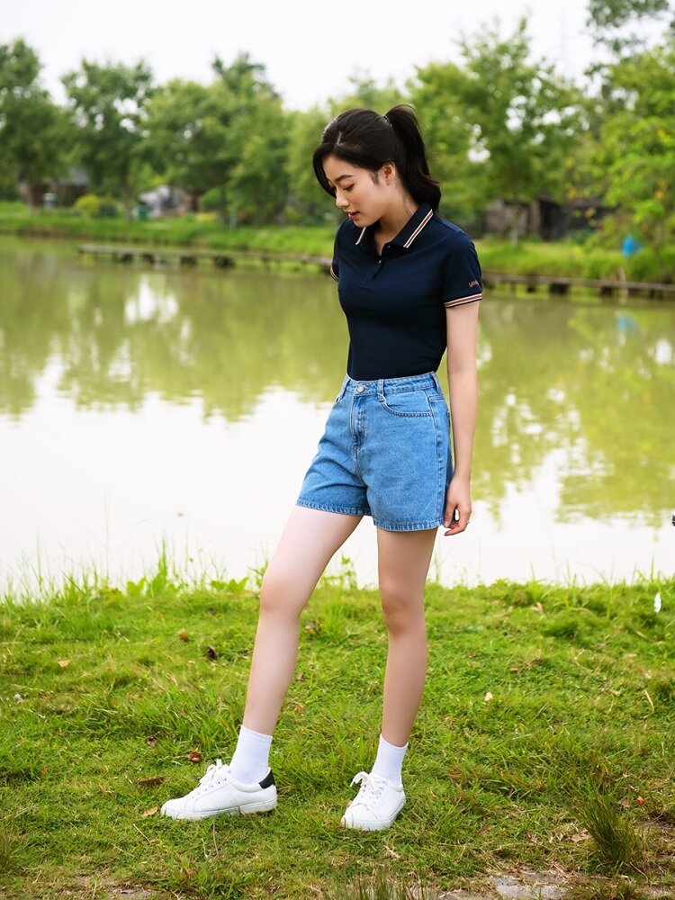 Phối áo polo nữ cùng quần short chuẩn “trend”