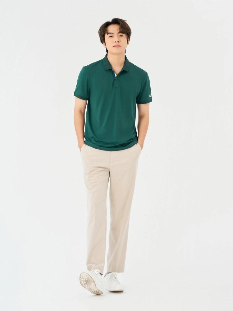 Áo polo quần tây phối giày thể thao