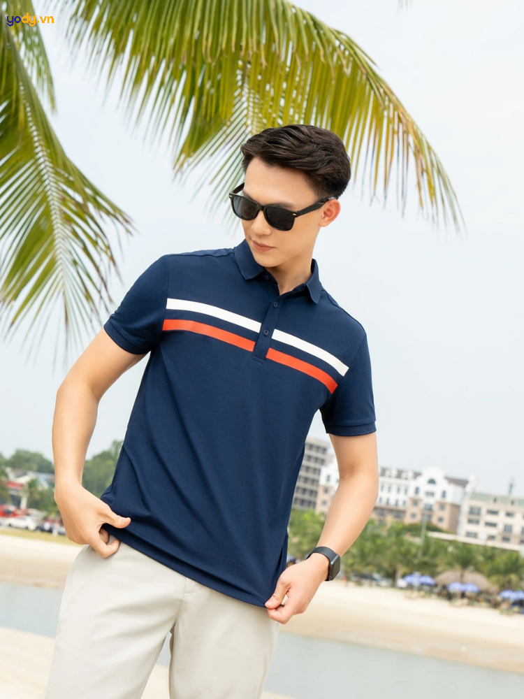 Áo polo xanh navy rất dễ phối đồ