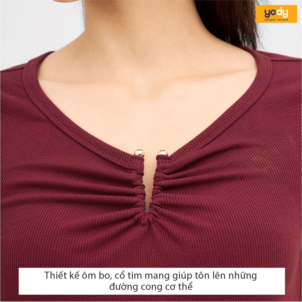 Áo Thun Zip Nữ Dáng Ôm Cổ V