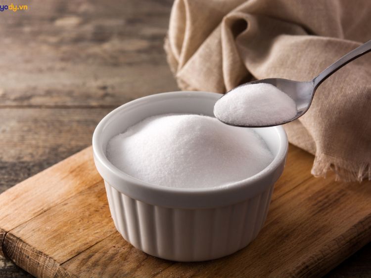 Baking soda làm sạch chổi trang điểm