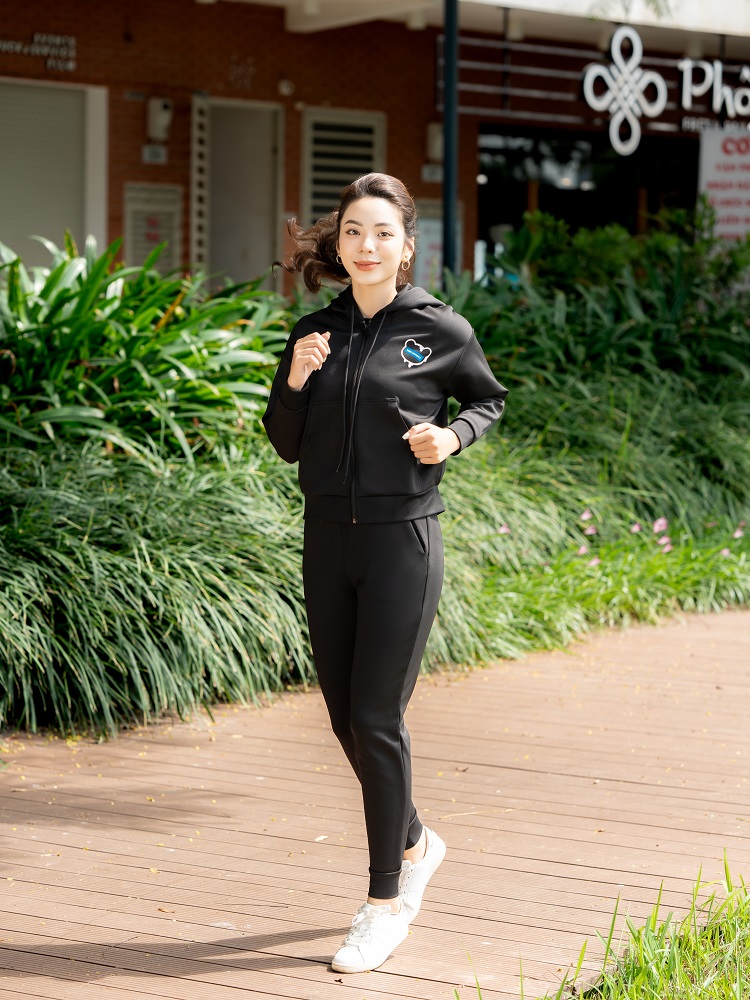 Mua bộ đồ thể thao nữ chính hãng ở đâu