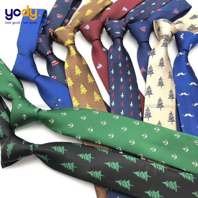Năng động với cách phối cà vạt và áo thun