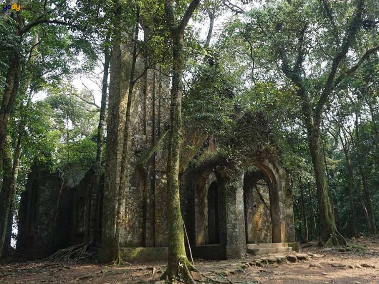 Nhà thờ đổ Ba vì