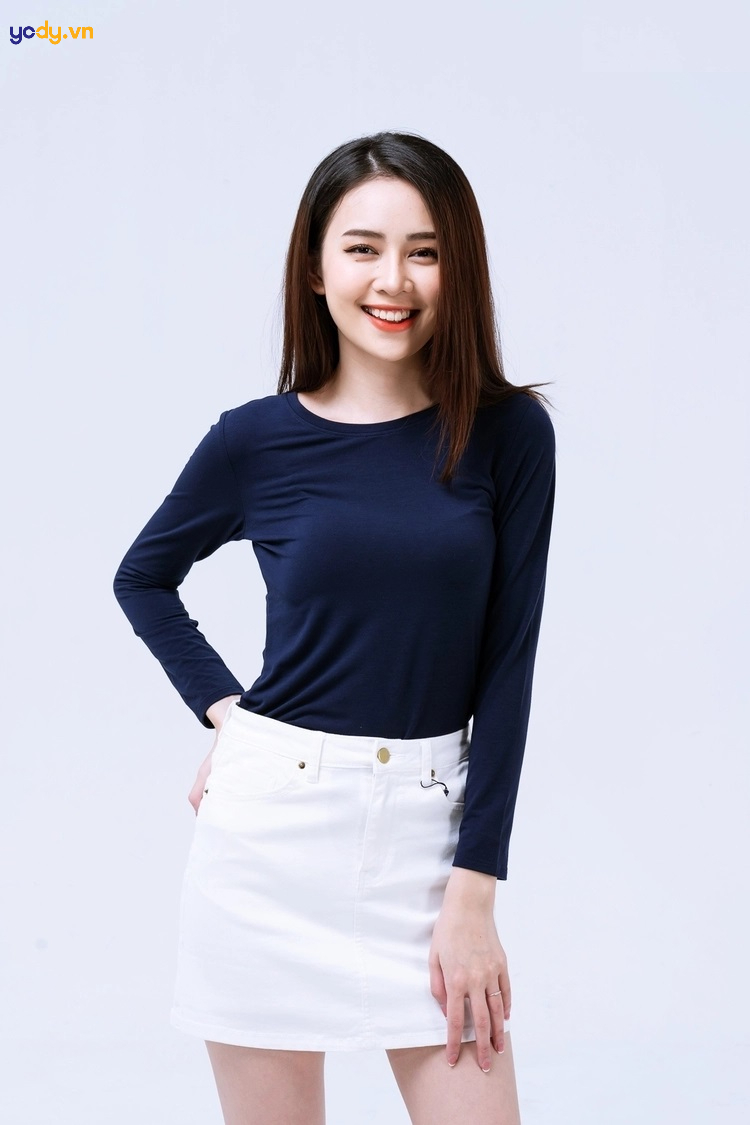 Phối các mẫu áo thun dài tay nữ đẹp với chân váy chữ A