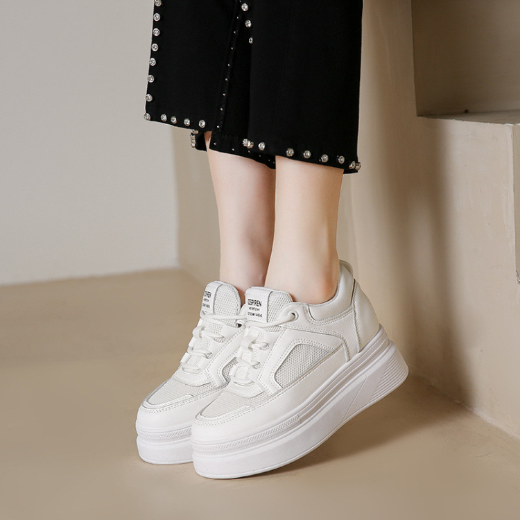 Buộc dây giày đẹp sẽ tô thêm điểm nhấn cho outfit