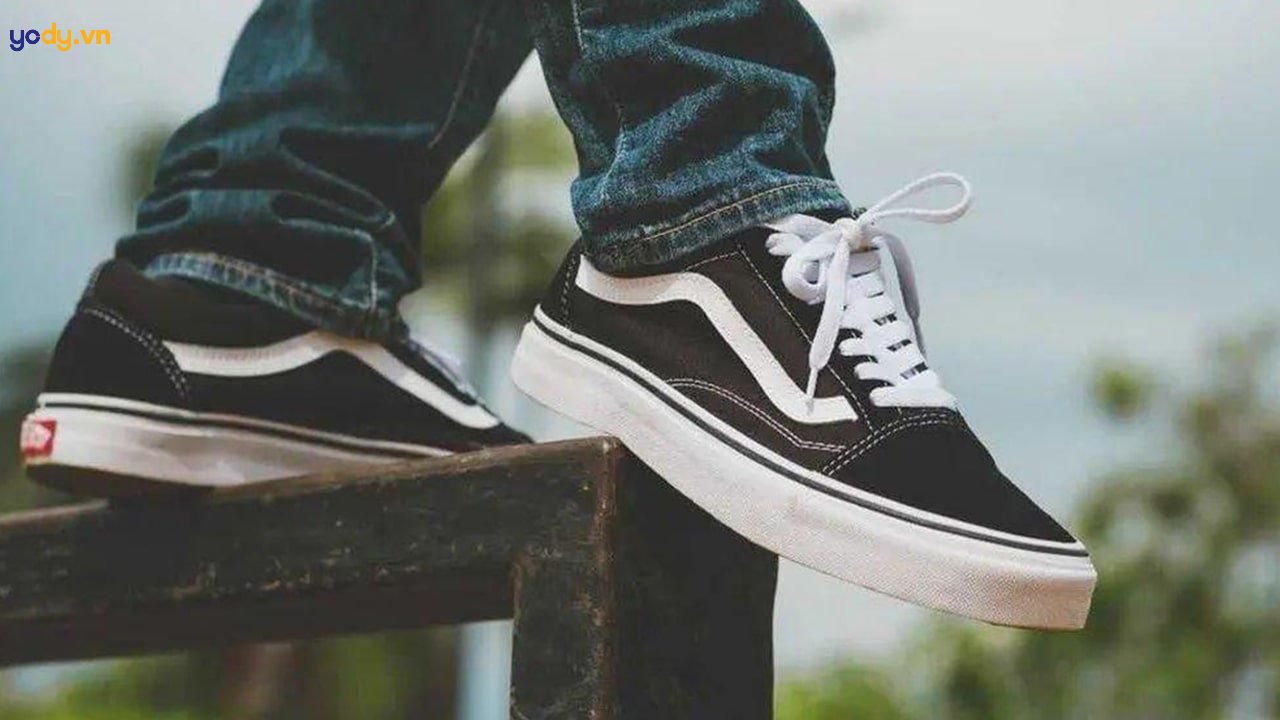 cách buộc dây giày vans