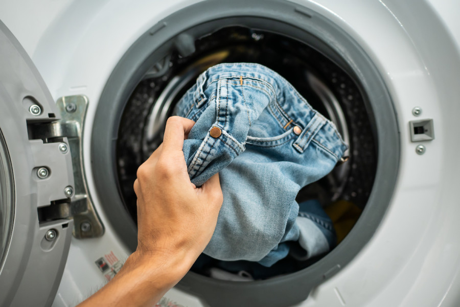 cách giặt quần áo mới mua không bị phai màu