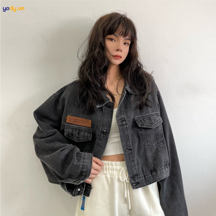 Kết hợp áo khoác jean nữ với croptop