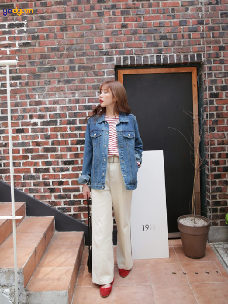 Phối áo khoác jean nữ form rộng cùng quần culottes