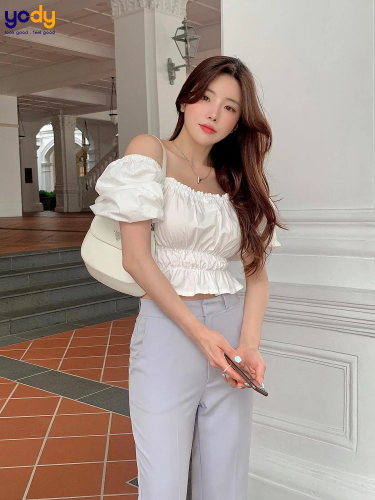 Áo trễ vai mix cùng quần tay