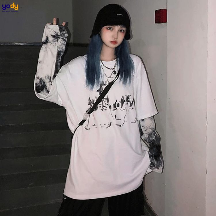 Phối cùng áo thun unisex