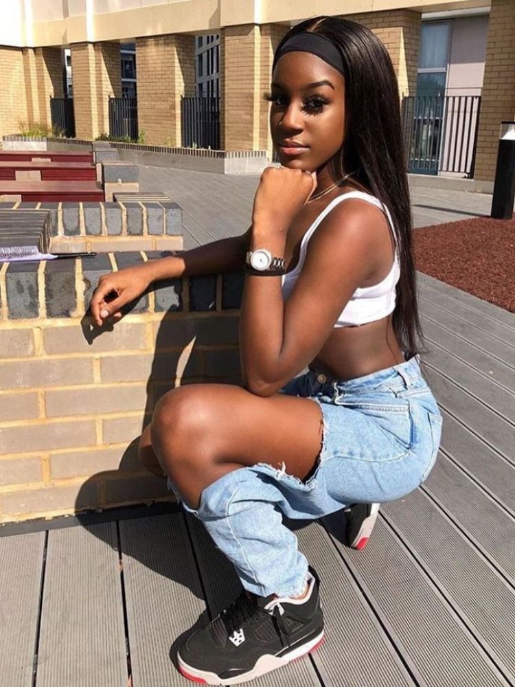 Quần Jeans mix giày Jordan 4 nữ