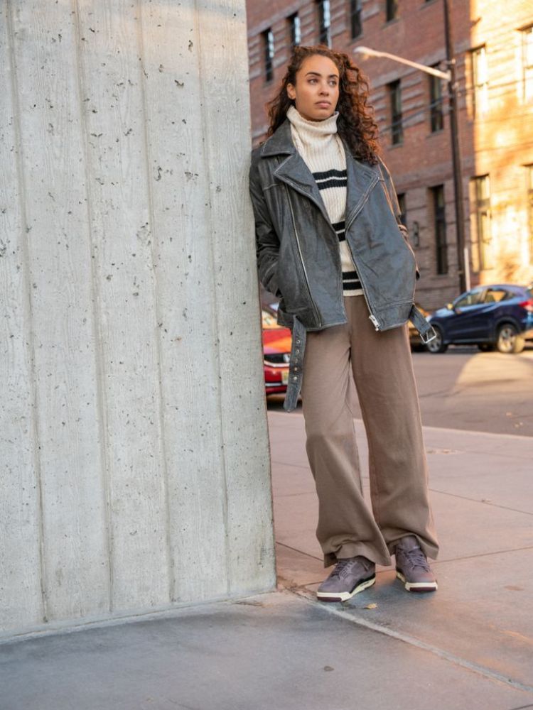 Giày Jordan 4 mix đồ kiểu street style