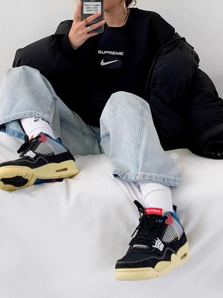 Quần Jeans mix giày Jordan 4 nữ