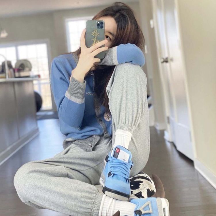 Quần jogger mix giày Jordan 4