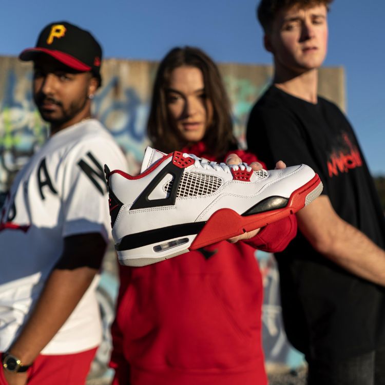  Áo sweater mix giày Jordan 4