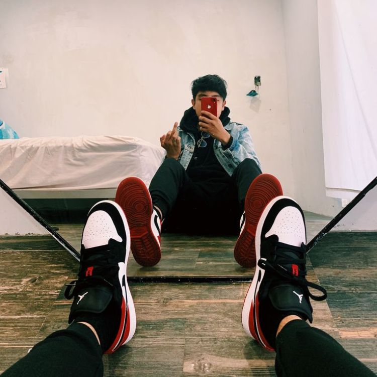 Quần jogger mix giày Jordan 4