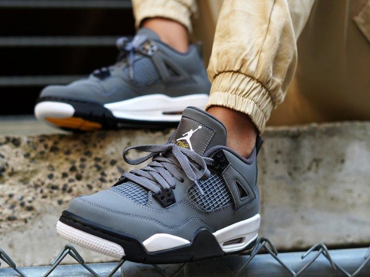 Giày Jordan 4