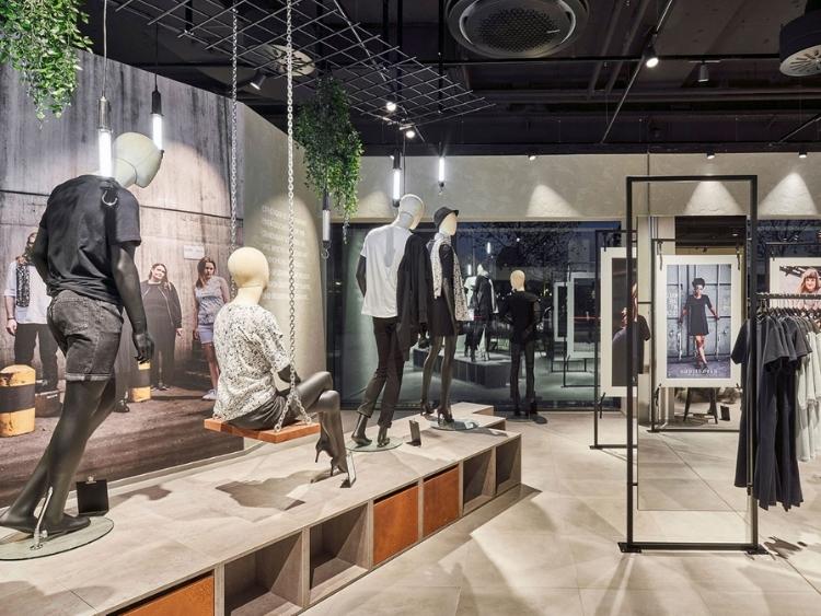 cách treo quần áo đúng cách
