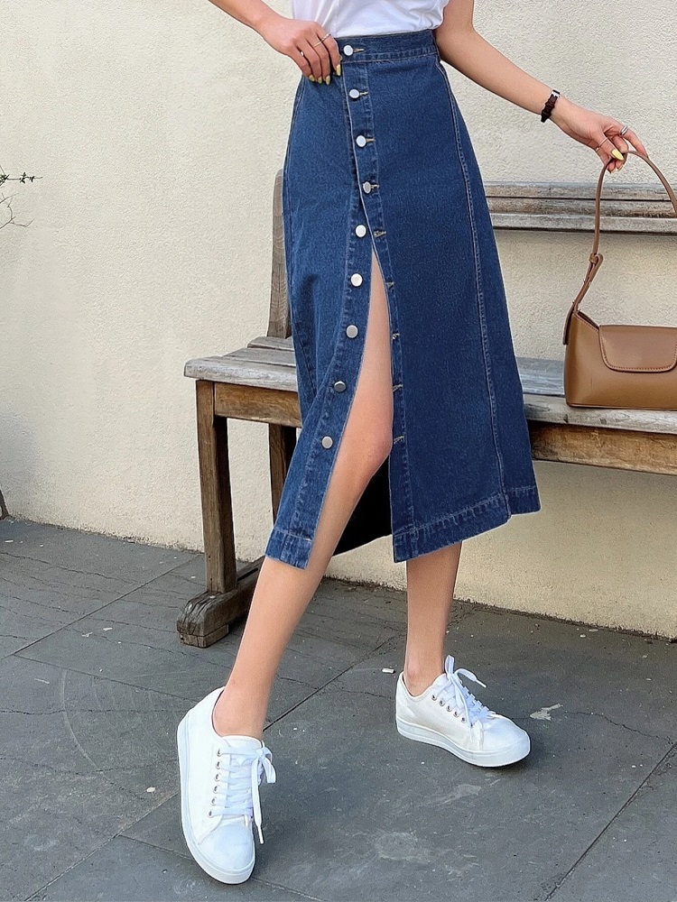 7 cách phối chân váy denim dáng dài của các người đẹp Việt