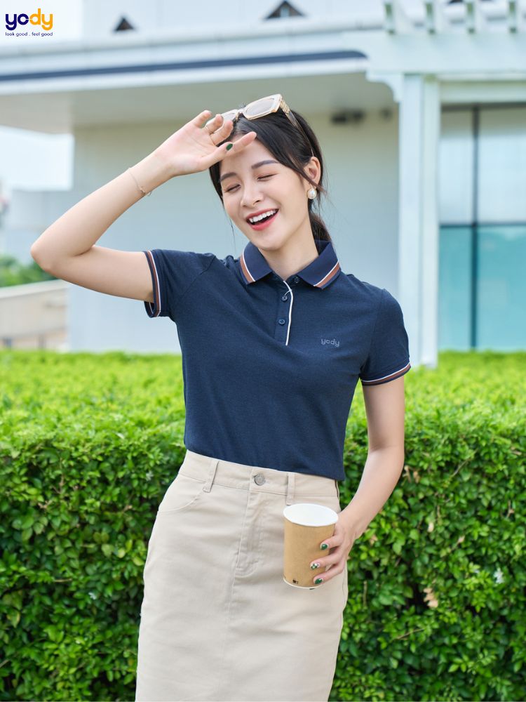 chân váy kaki phối với áo gì