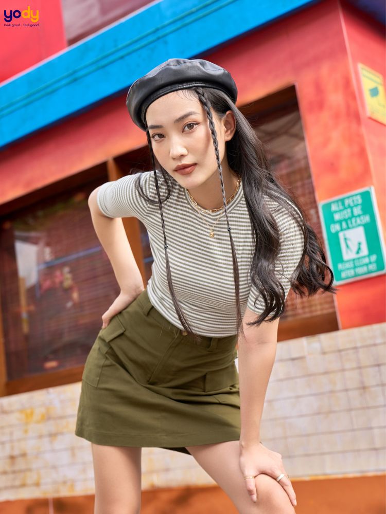 phối đồ với chân váy kaki dài
