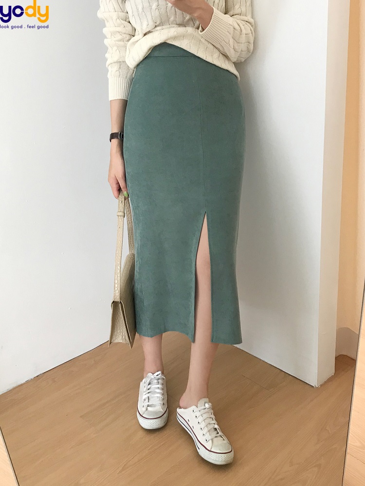 mẫu chân váy xẻ tà bút chì