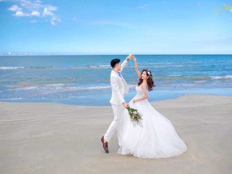 Chụp ảnh cưới Hàn Quốc ngoài trời