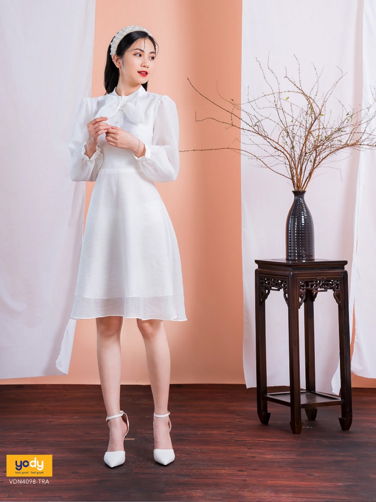 Váy Cưới Ngang Vai Điểm Hoa Cho Mùa Xuân 2024 - FELY WEEDING