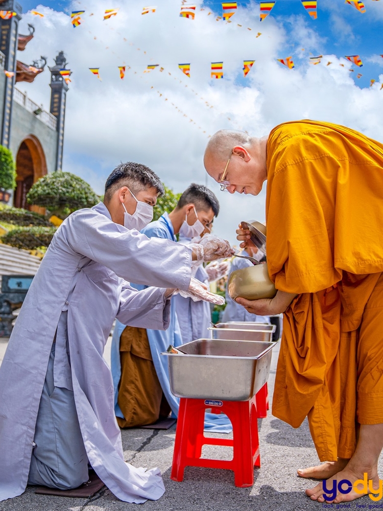 Những lưu ý khi mua quần áo đi chùa - Pháp Phục Phật Tử - Quần Áo Phật Tử -  Pháp phục đi chùa Áo lam Sen Hồng Hà Nội