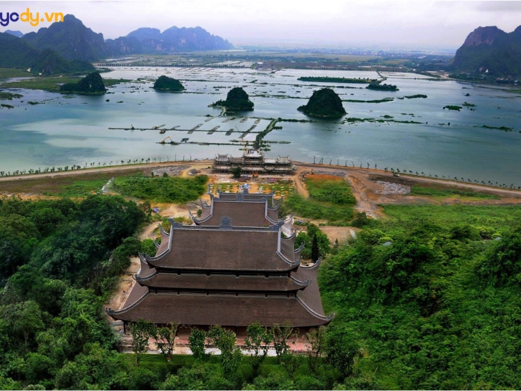 đi chùa tam chúc mặc gì