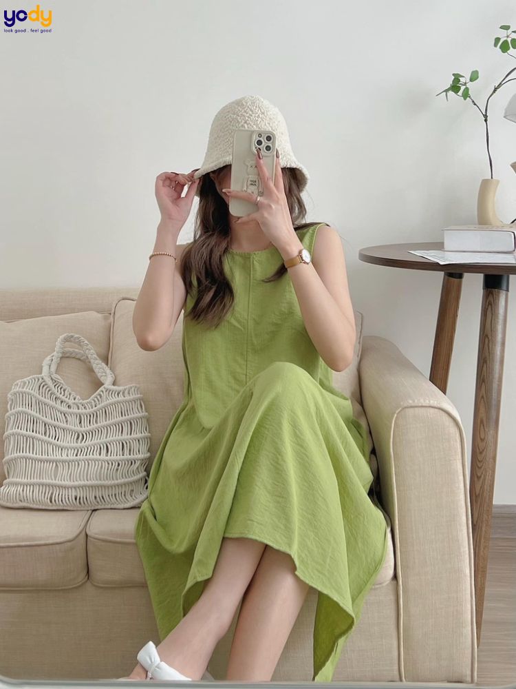 Váy sát nách đi biển