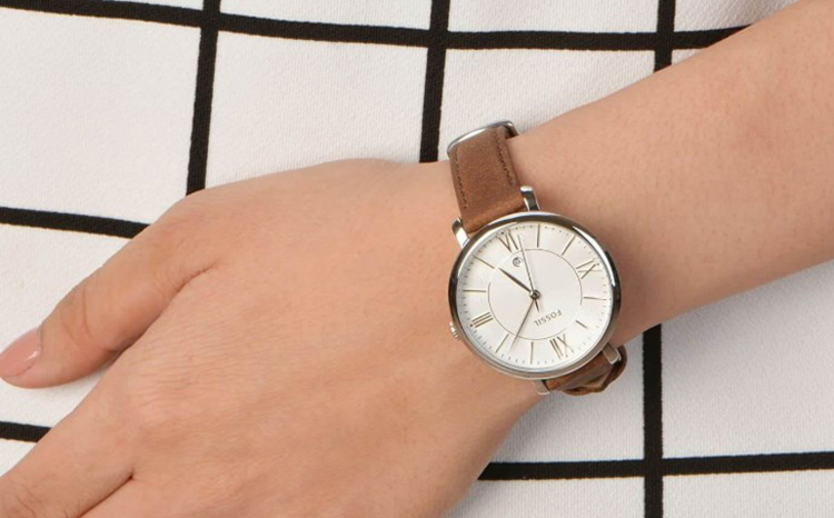 đồng hồ máy Quartz
