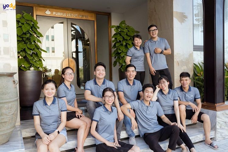 Chọn đồng phục họp lớp theo màu sắc chủ đề