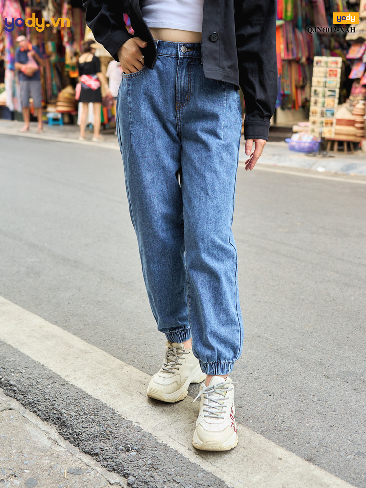 giày sneaker là gì
