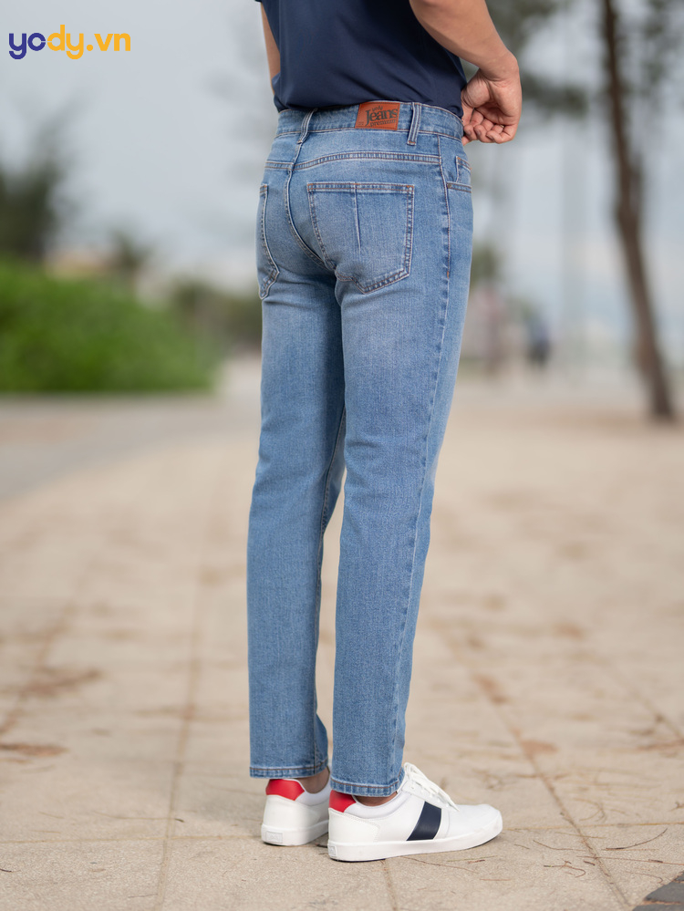 định nghĩa giày sneaker là gì