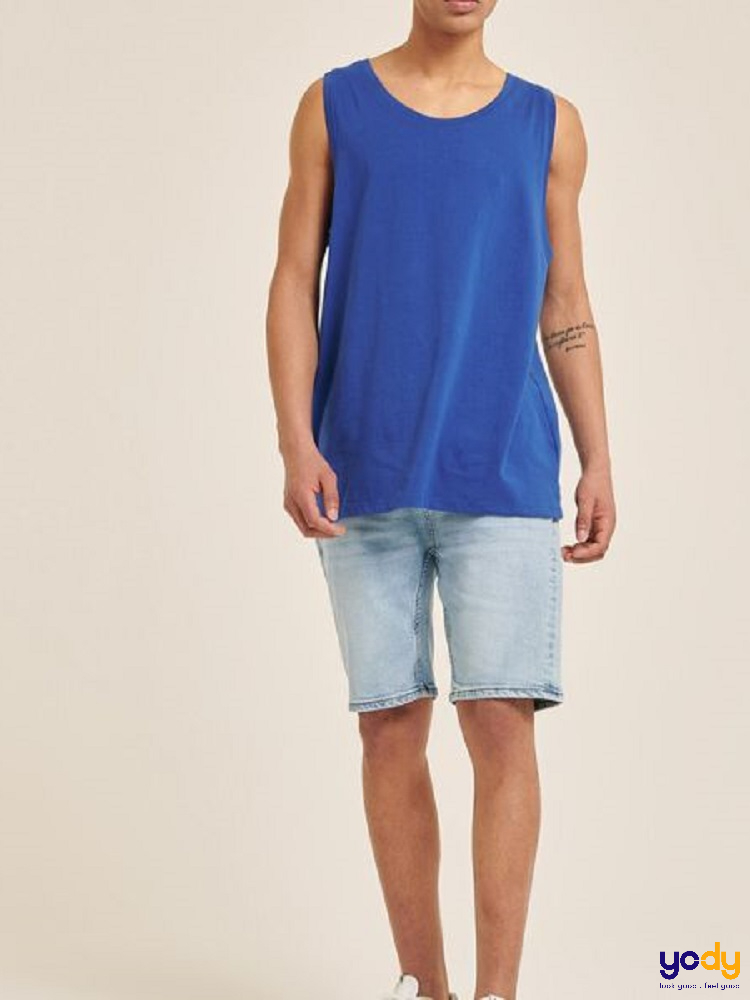 gym tank top