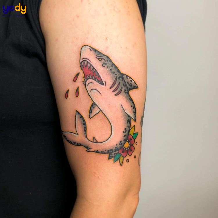 Tattoo cá mập đang khóc