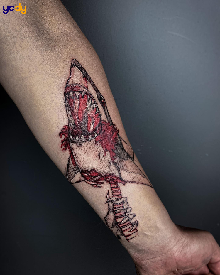 Tattoo cá mập màu, đen