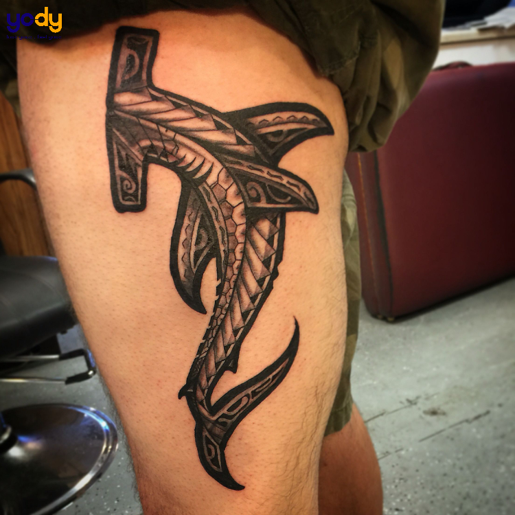 Tattoo cá mập phong cách tribal
