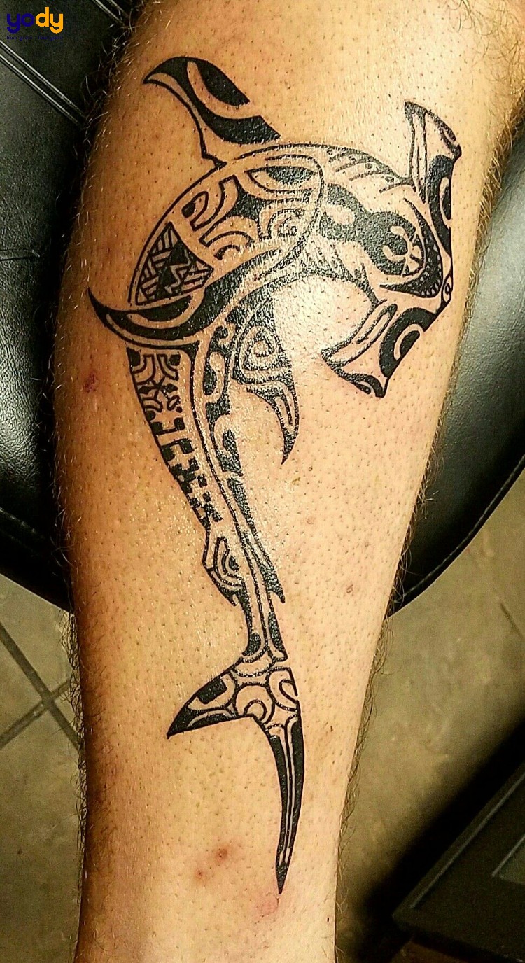 Tattoo cá mập phong cách tribal cá tính
