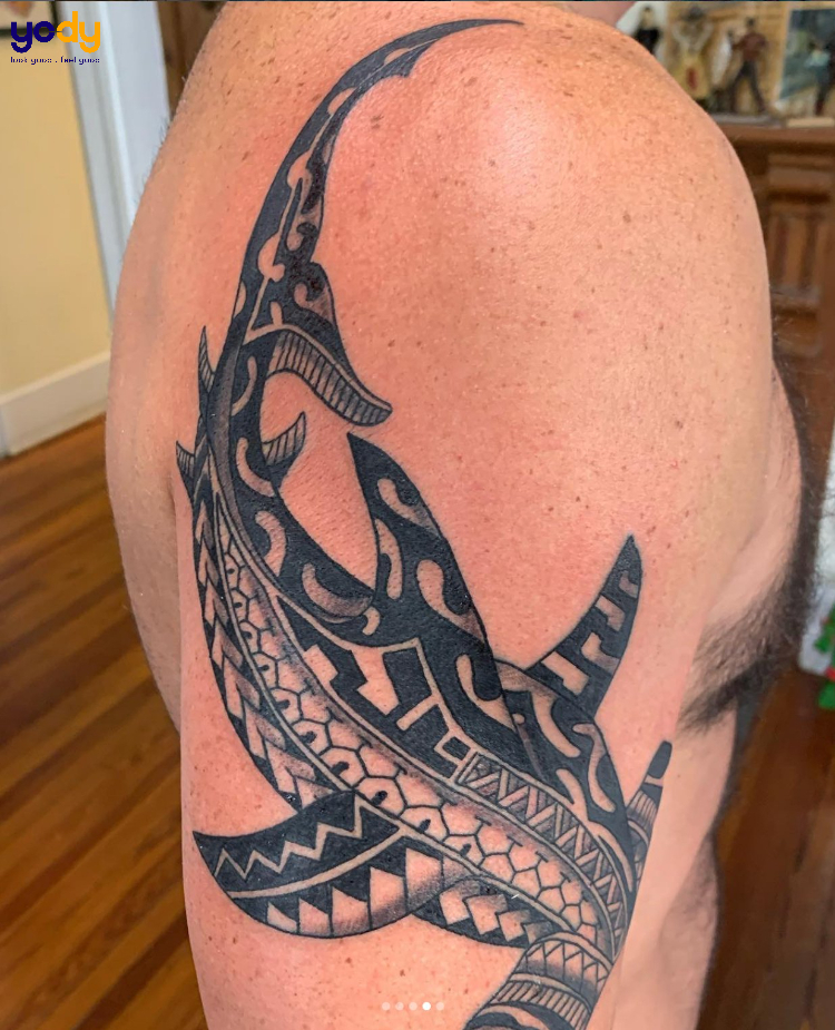Tattoo cá mập phong cách tribal mạnh mẽ