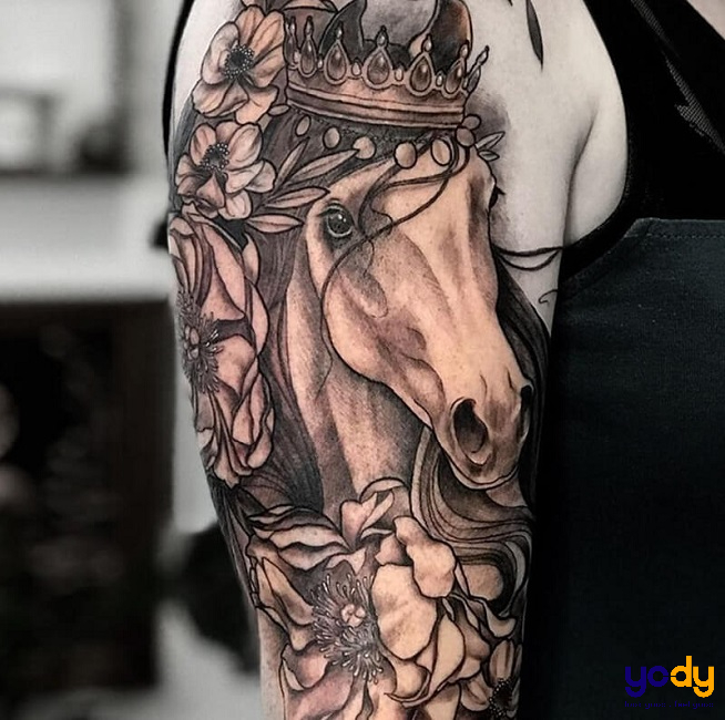 Hình xăm con ngựa cho bắp tay