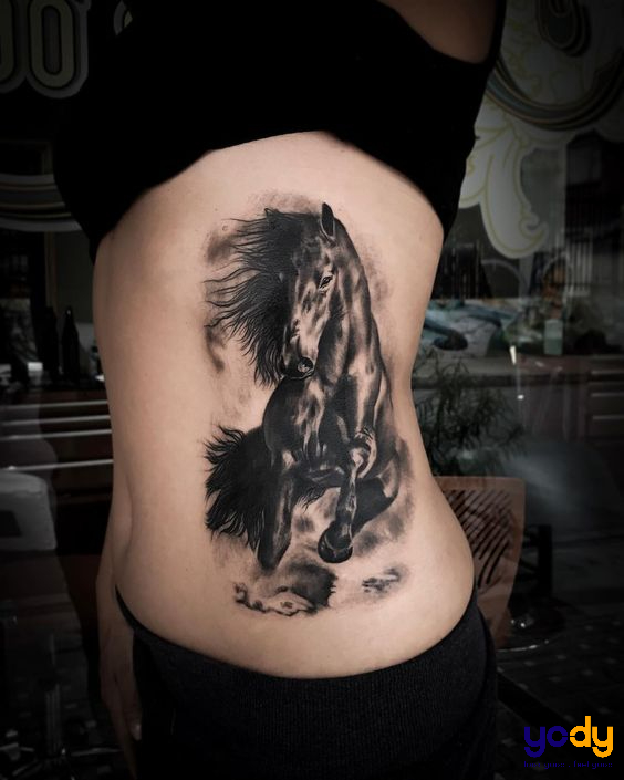 Hình xăm con ngựa cho nữ