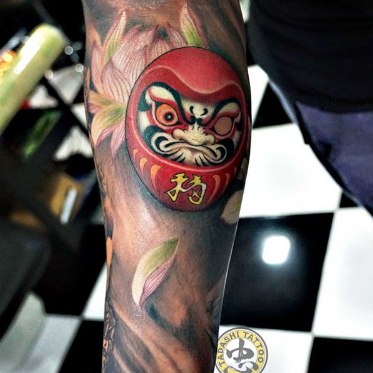 Hình xăm Daruma mạnh mẽ