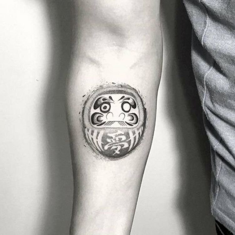 Hình xăm Daruma đơn giản