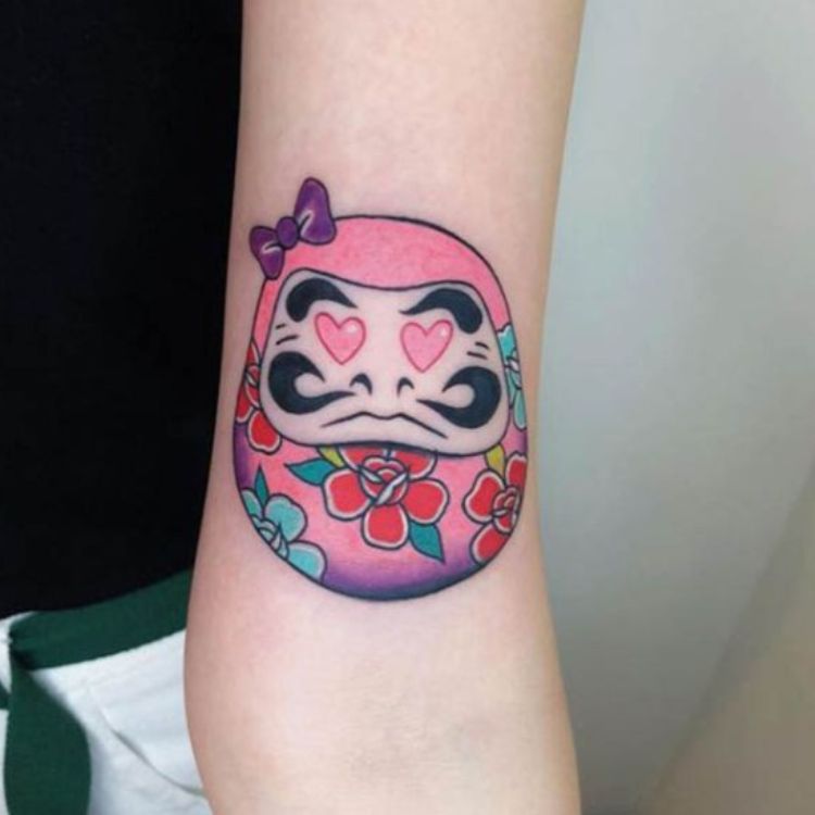 Hình xăm Daruma hồng